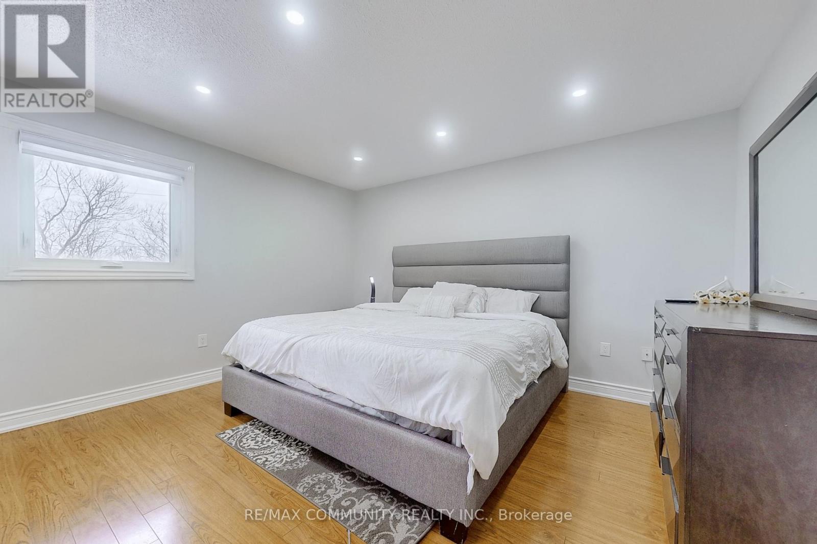 Photo 23 of 65 Creditstone Road, Brampton ON