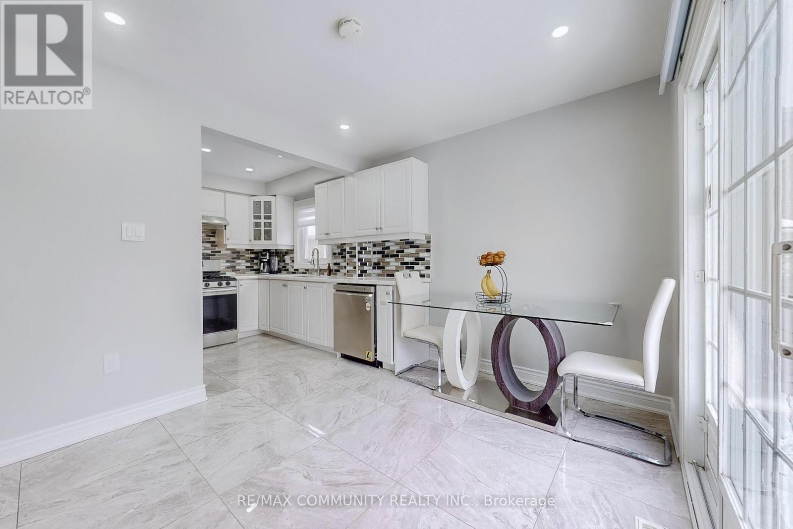 Photo 26 of 65 Creditstone Road, Brampton ON