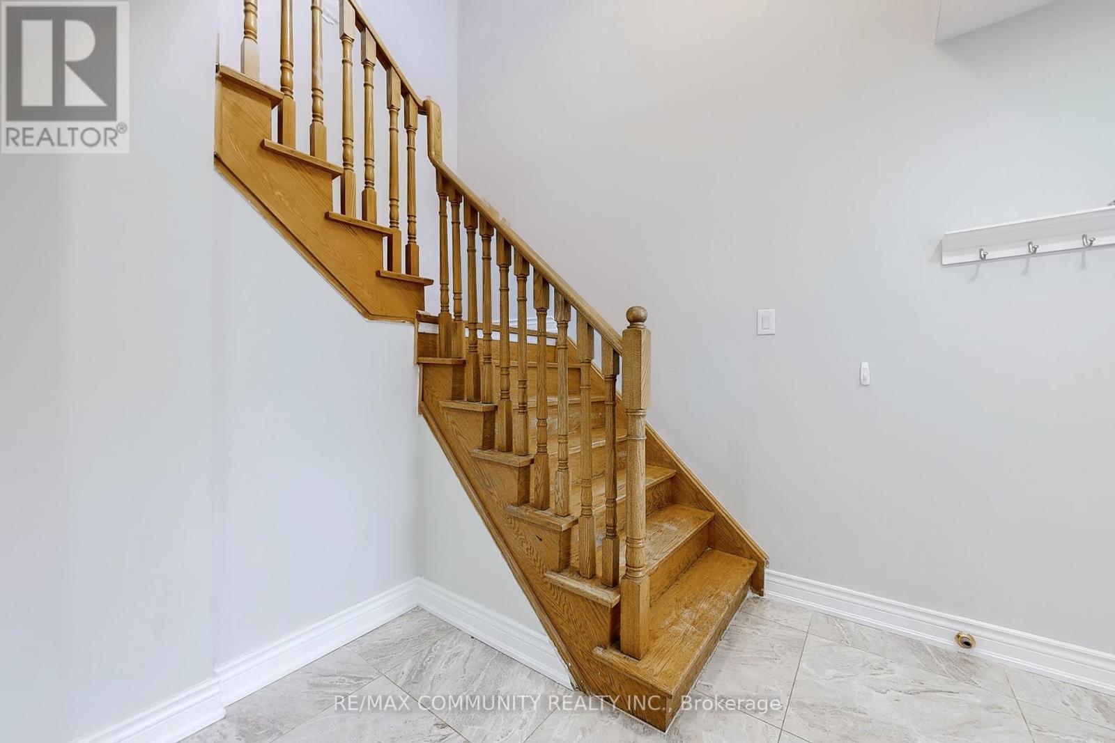 Photo 34 of 65 Creditstone Road, Brampton ON