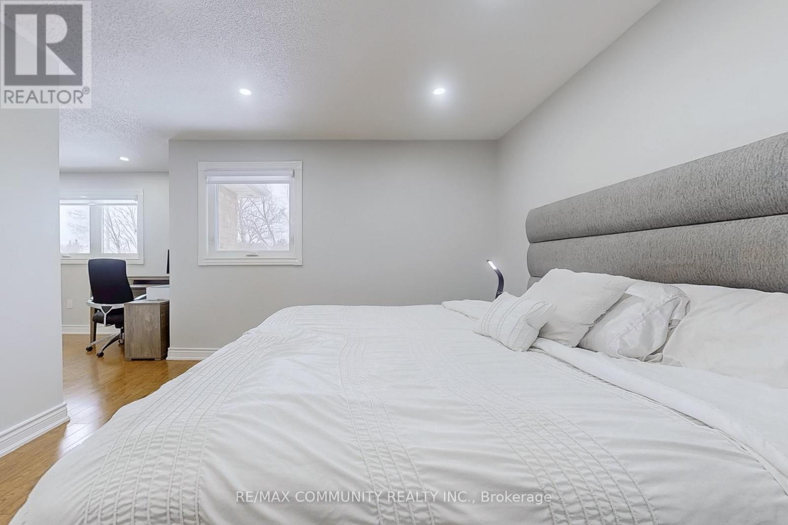 Photo 11 of 65 Creditstone Road, Brampton ON