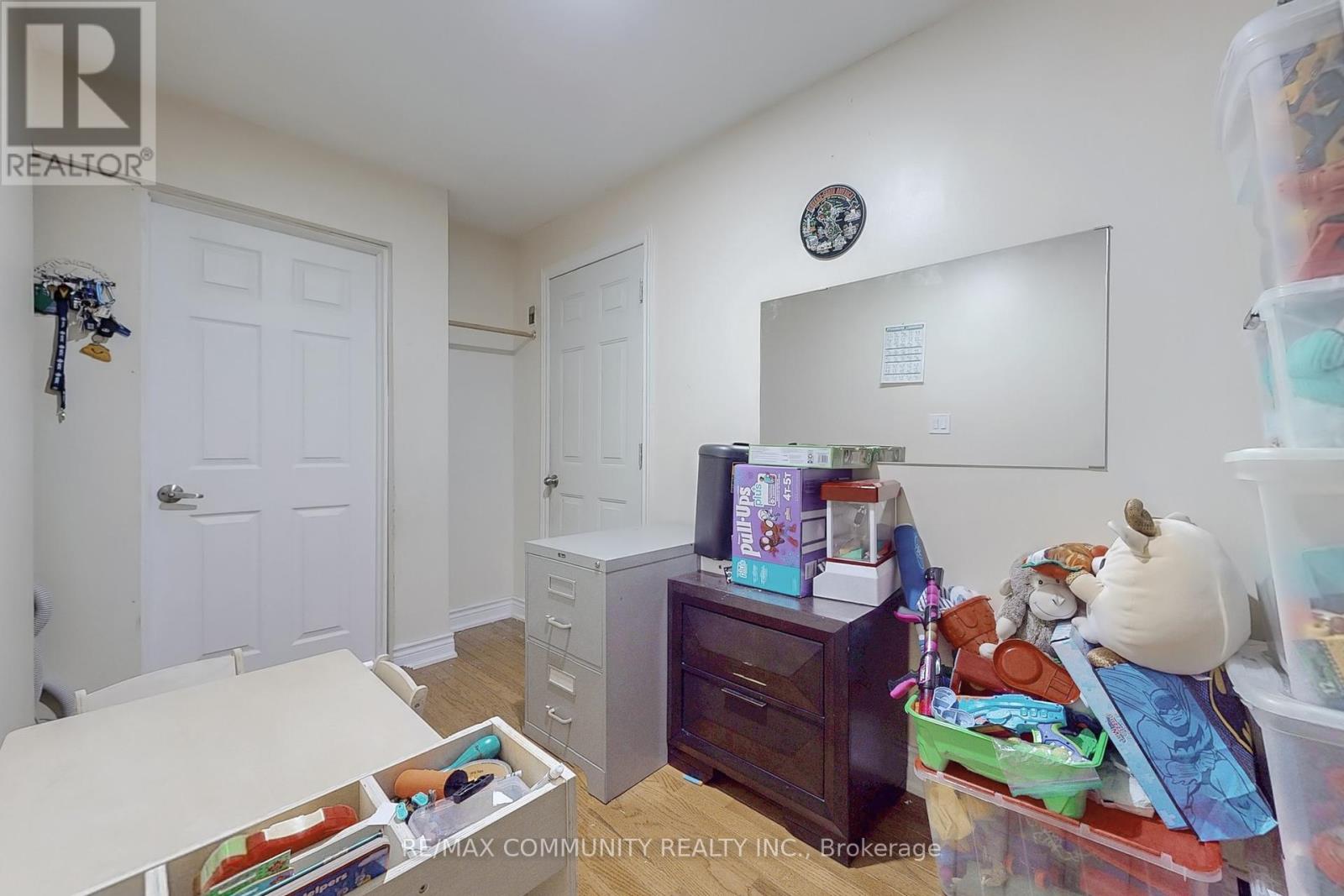 Photo 9 of 65 Creditstone Road, Brampton ON