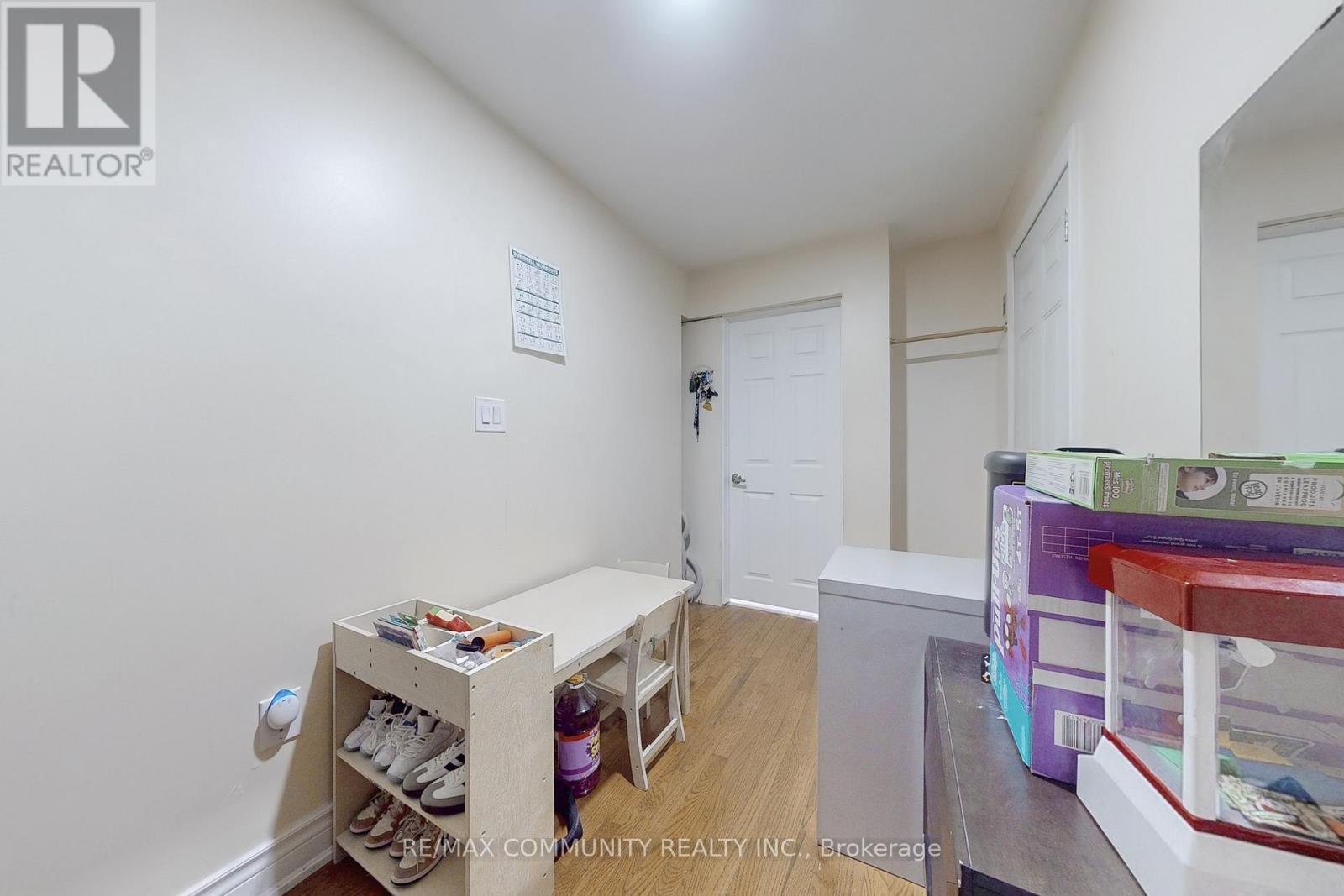 Photo 14 of 65 Creditstone Road, Brampton ON