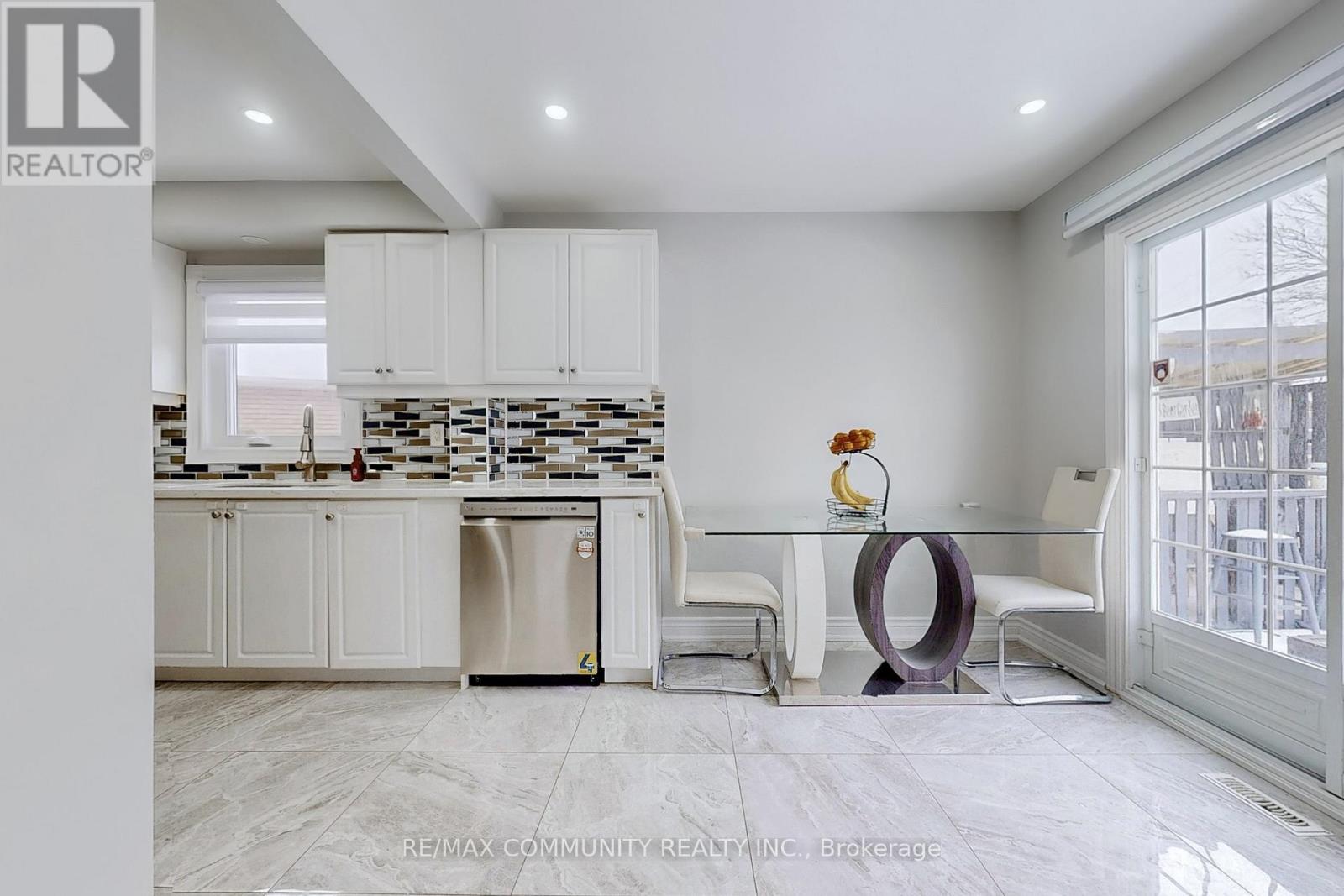 Photo 16 of 65 Creditstone Road, Brampton ON
