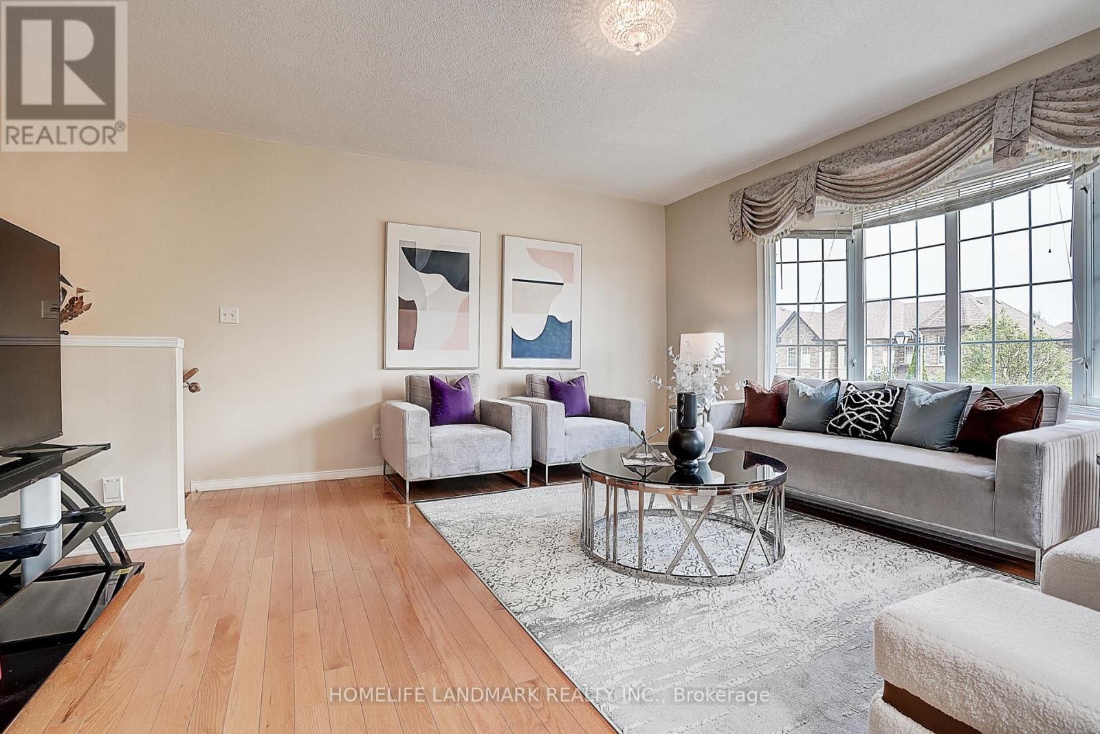 Photo 15 of 46 Elmrill Road, Markham ON