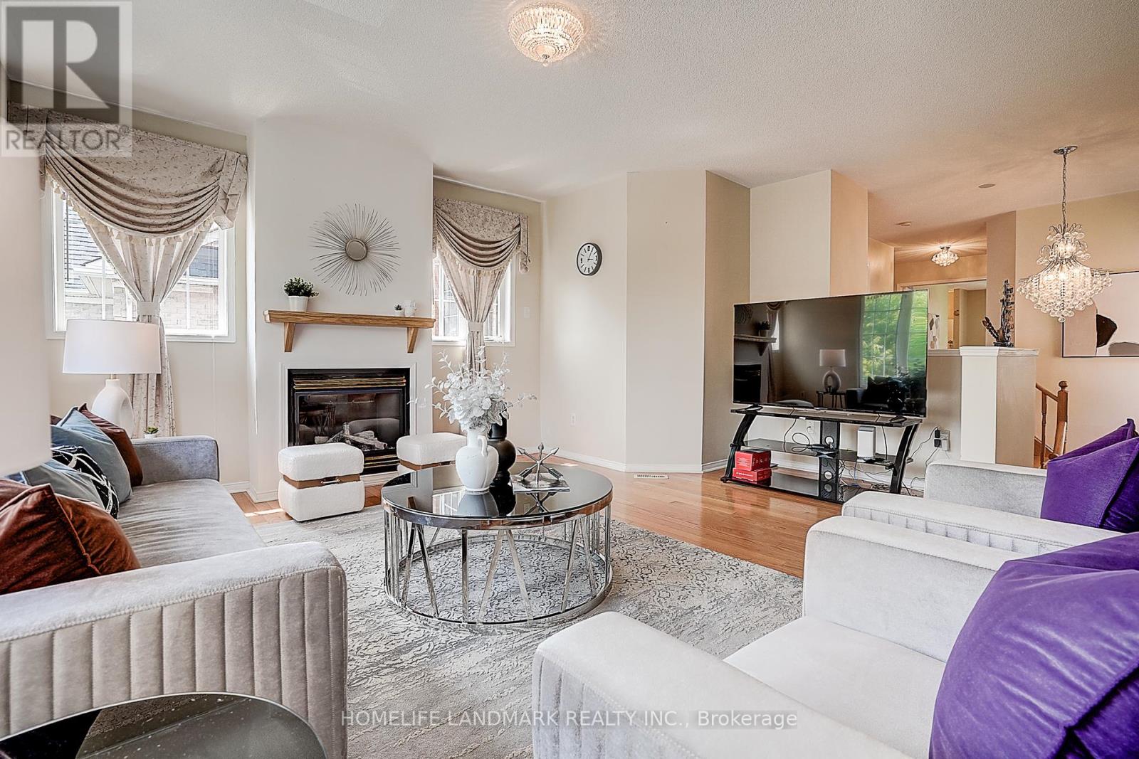 Photo 16 of 46 Elmrill Road, Markham ON