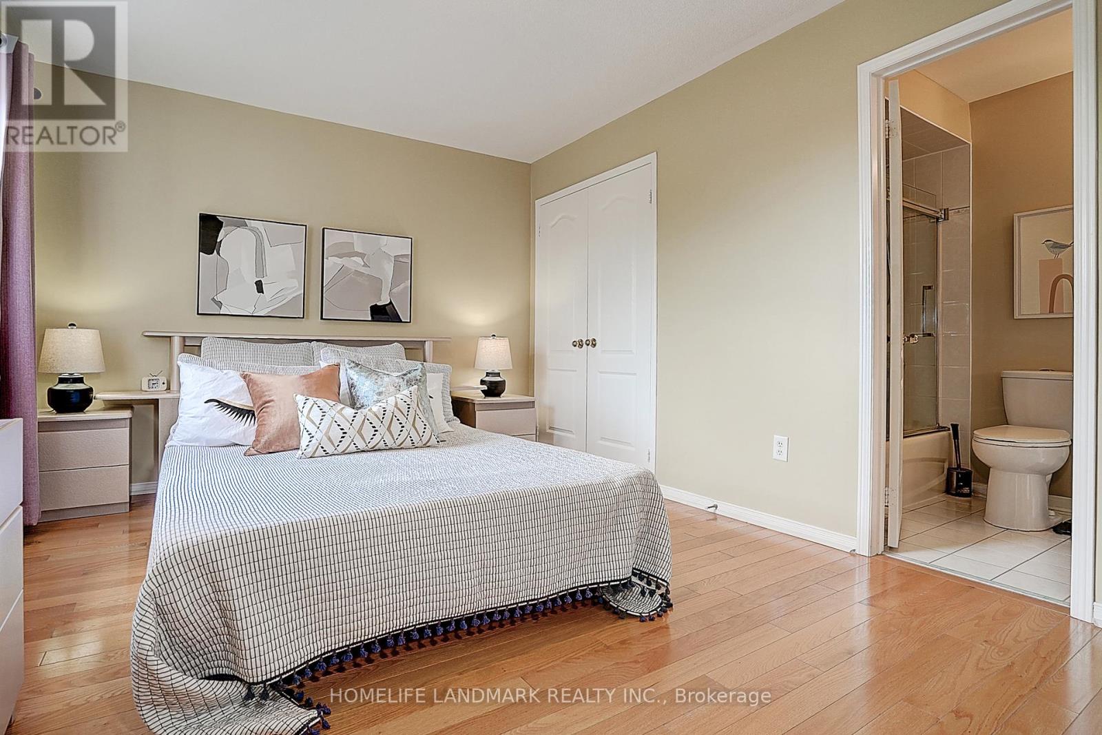 Photo 23 of 46 Elmrill Road, Markham ON