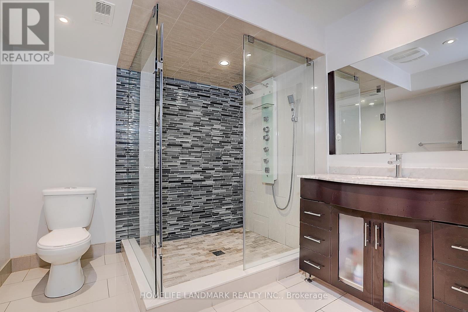 Photo 27 of 46 Elmrill Road, Markham ON