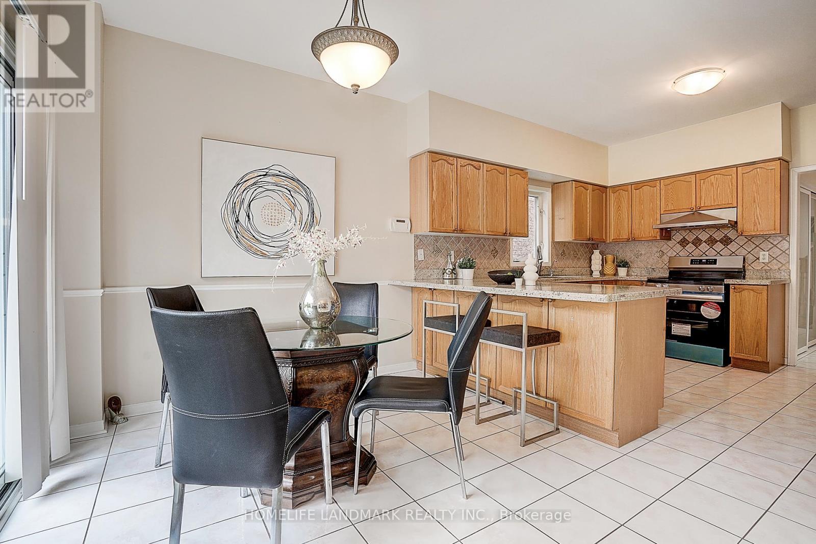 Photo 8 of 46 Elmrill Road, Markham ON