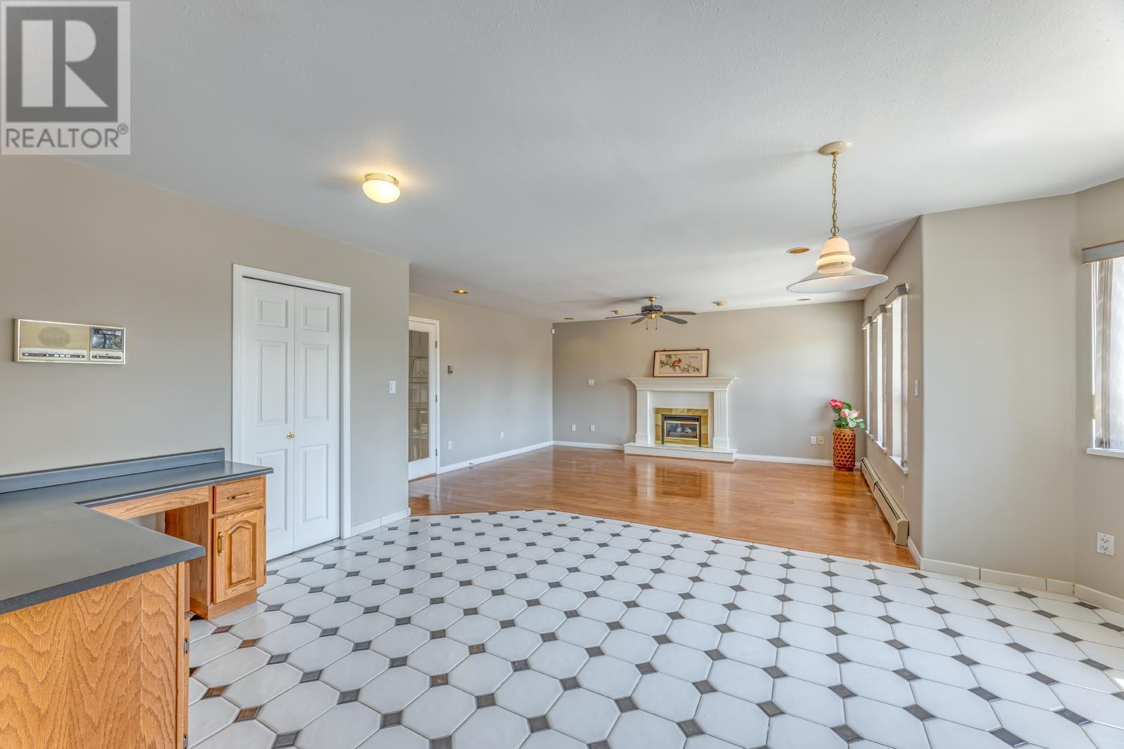Photo 9 of 4930 Venables Street, Burnaby BC