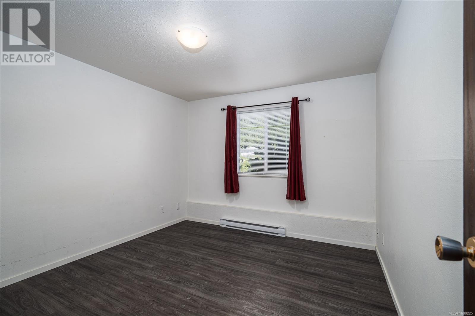 Photo 12 of 106 611 Macmillan Dr, Sayward BC