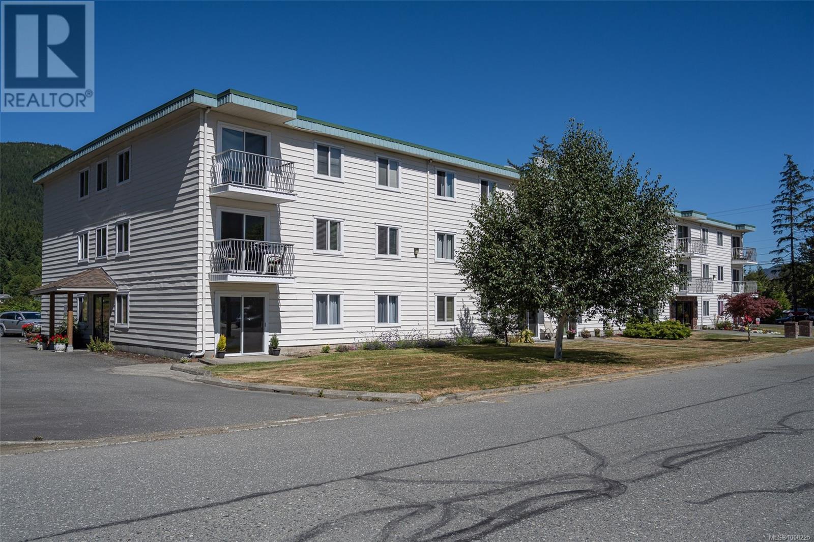 Photo 17 of 106 611 Macmillan Dr, Sayward BC