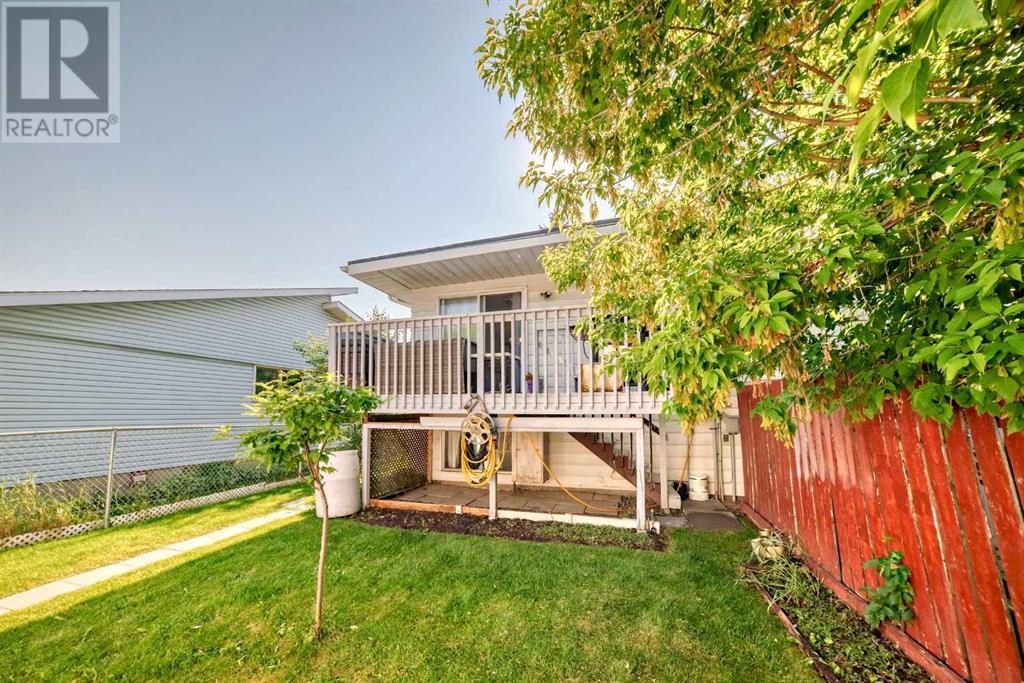 Single Family House Bi-level for Sale in  Pinehill Road NE Pineridge Calgary 