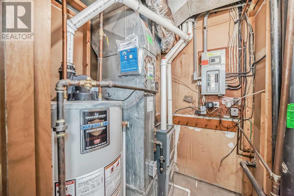 Single Family House Bi-level for Sale in  Pinehill Road NE Pineridge Calgary 