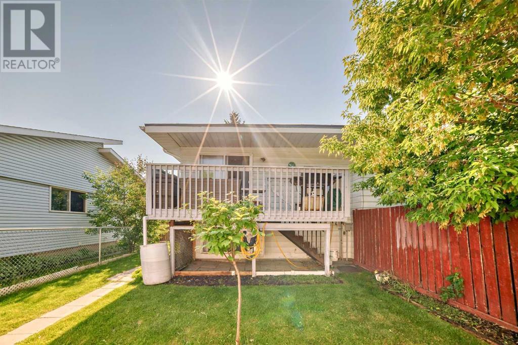 Single Family House Bi-level for Sale in  Pinehill Road NE Pineridge Calgary 