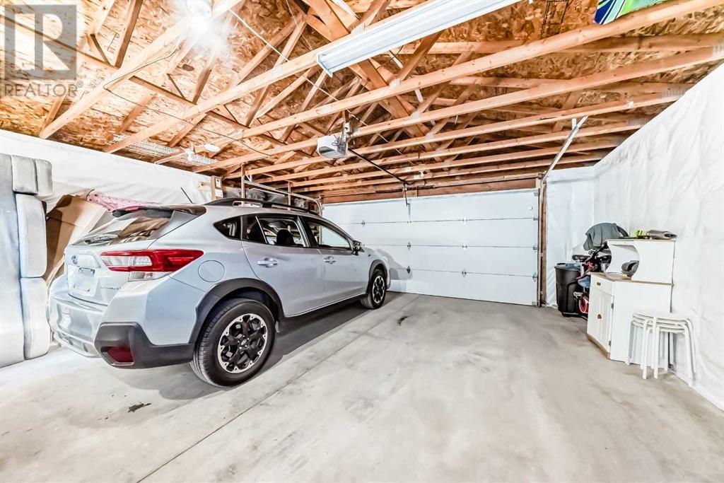 Single Family House Bi-level for Sale in  Pinehill Road NE Pineridge Calgary 