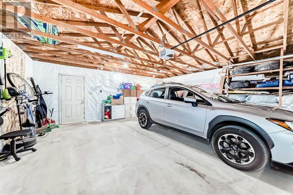Single Family House Bi-level for Sale in  Pinehill Road NE Pineridge Calgary 