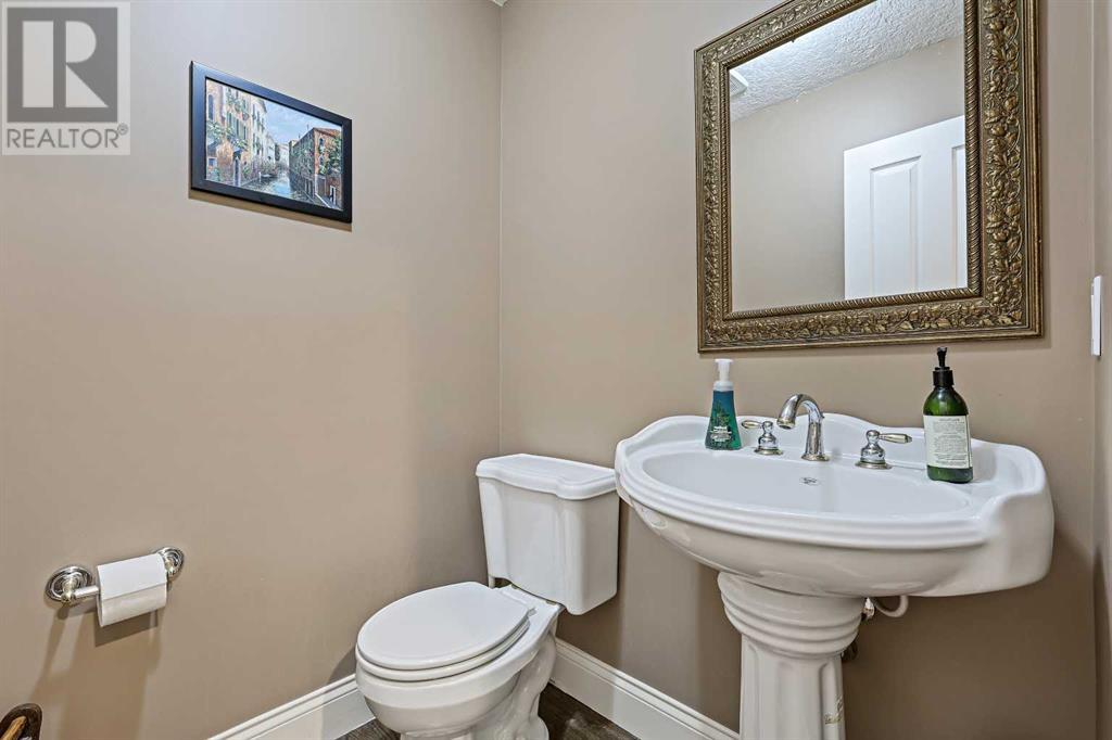 Single Family House for Sale in  Slopeview Drive SW Springbank Hill Calgary 