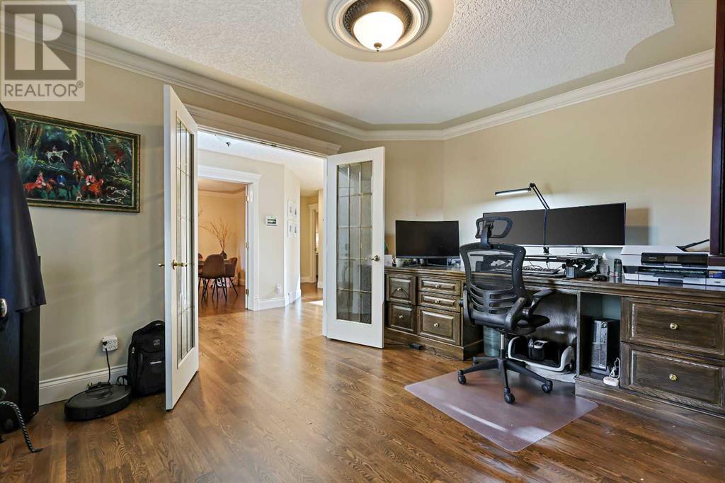 Single Family House for Sale in  Slopeview Drive SW Springbank Hill Calgary 