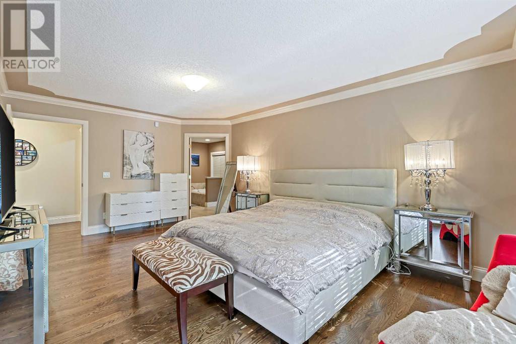 Single Family House for Sale in  Slopeview Drive SW Springbank Hill Calgary 