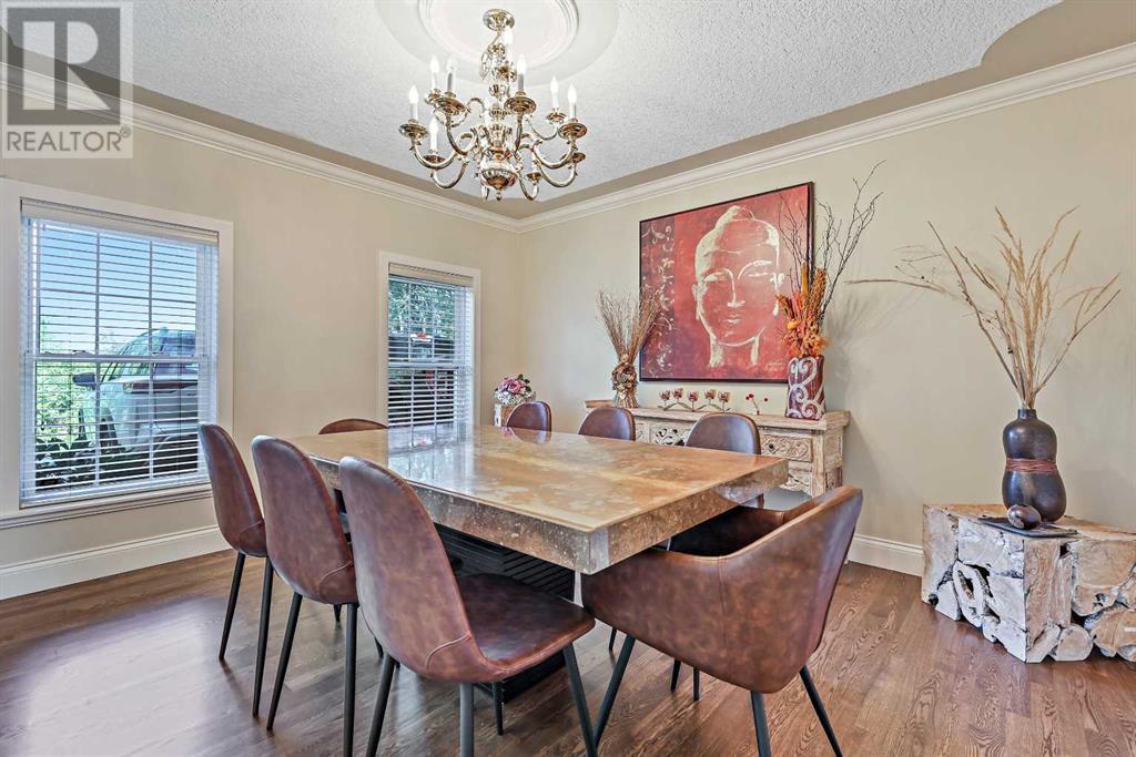 Single Family House for Sale in  Slopeview Drive SW Springbank Hill Calgary 