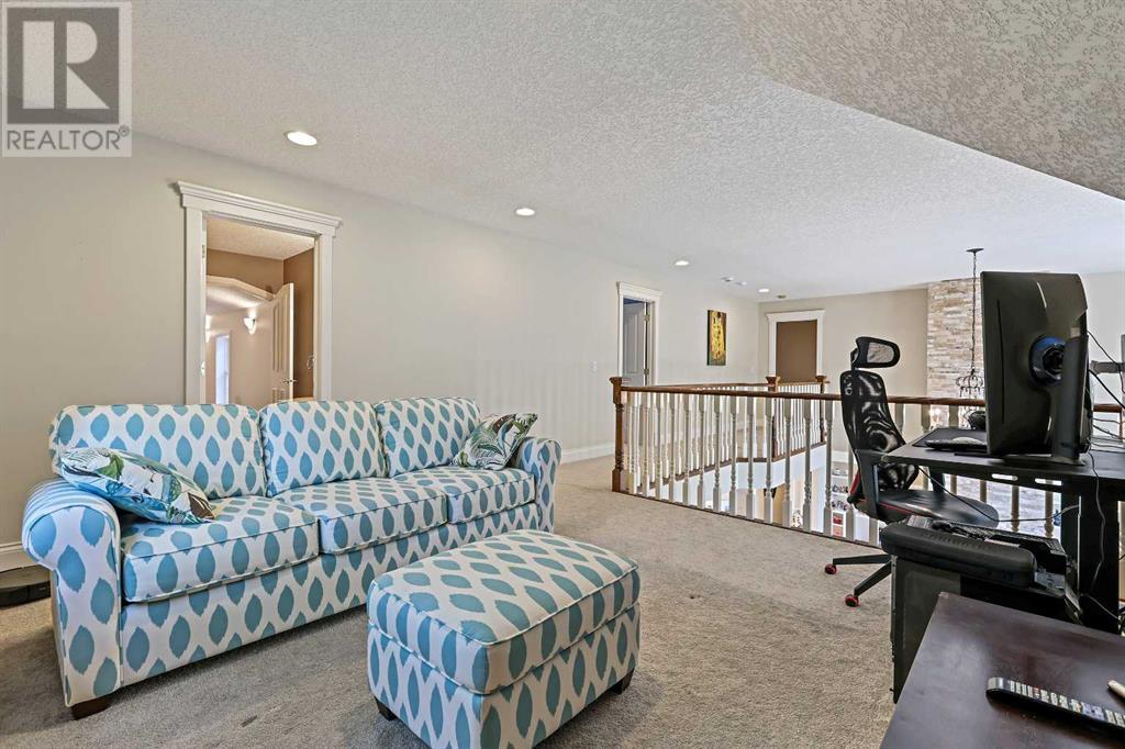 Single Family House for Sale in  Slopeview Drive SW Springbank Hill Calgary 