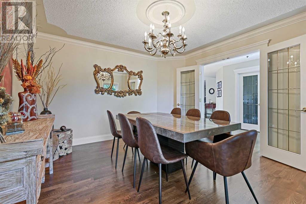 Single Family House for Sale in  Slopeview Drive SW Springbank Hill Calgary 
