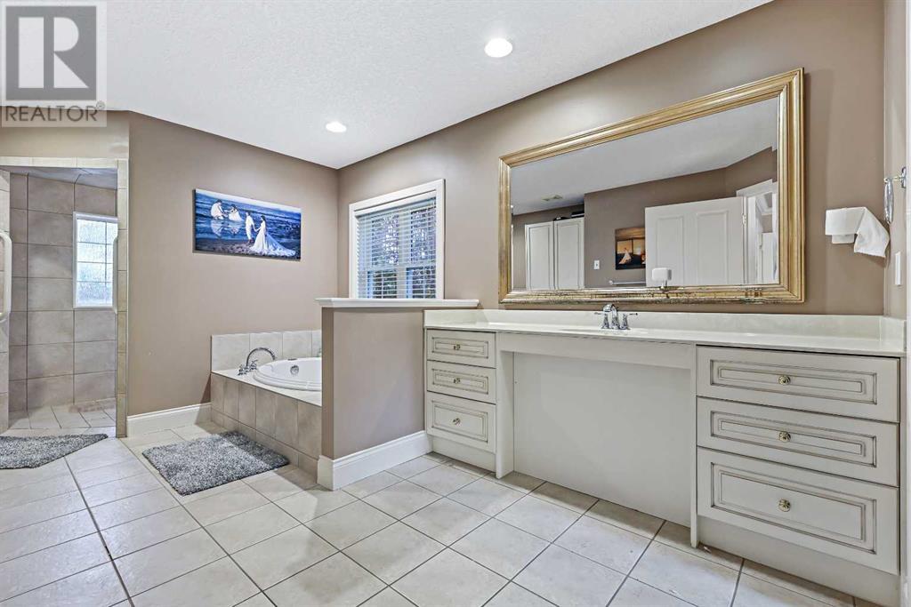 Single Family House for Sale in  Slopeview Drive SW Springbank Hill Calgary 