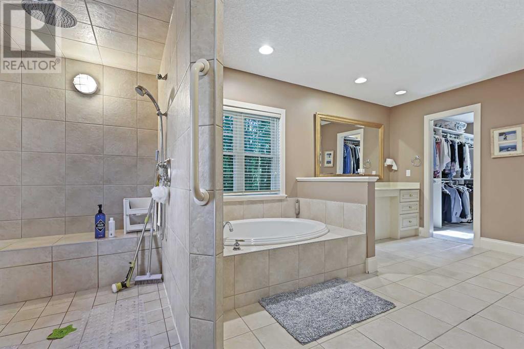 Single Family House for Sale in  Slopeview Drive SW Springbank Hill Calgary 