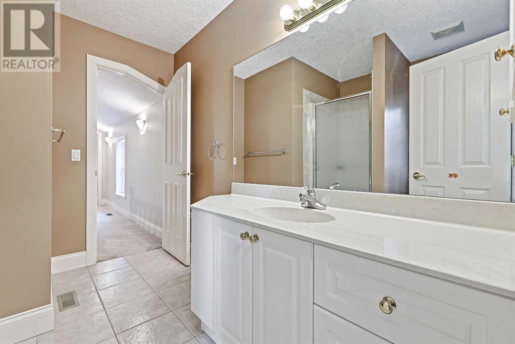 Single Family House for Sale in  Slopeview Drive SW Springbank Hill Calgary 