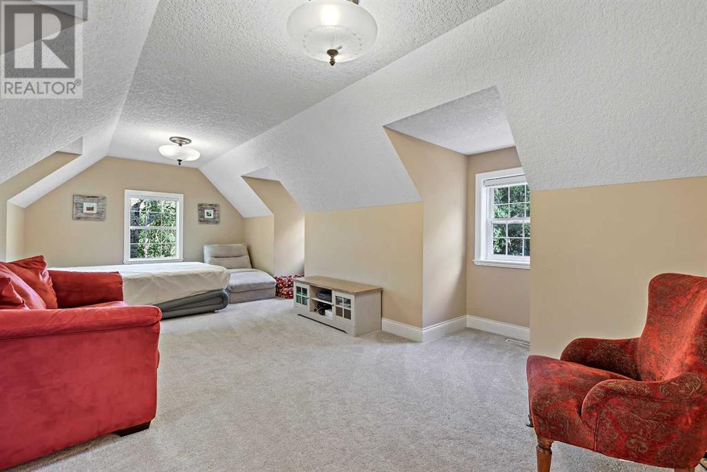 Single Family House for Sale in  Slopeview Drive SW Springbank Hill Calgary 