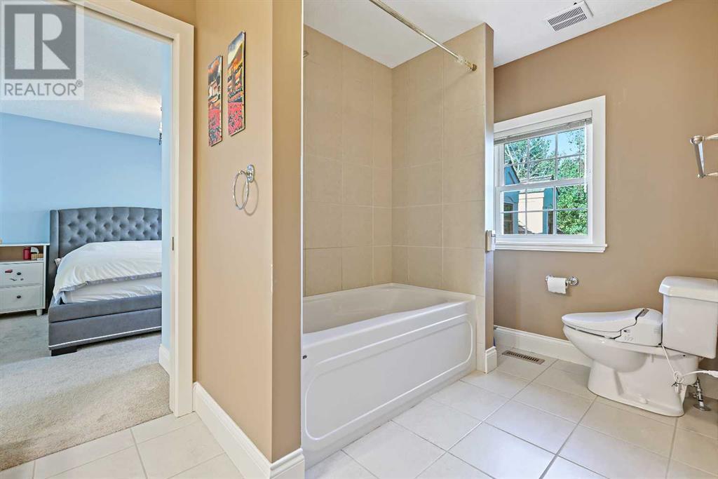 Single Family House for Sale in  Slopeview Drive SW Springbank Hill Calgary 