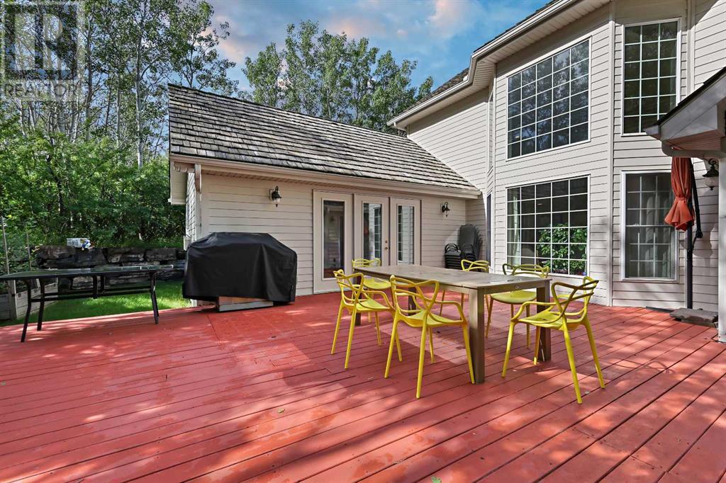 Single Family House for Sale in  Slopeview Drive SW Springbank Hill Calgary 