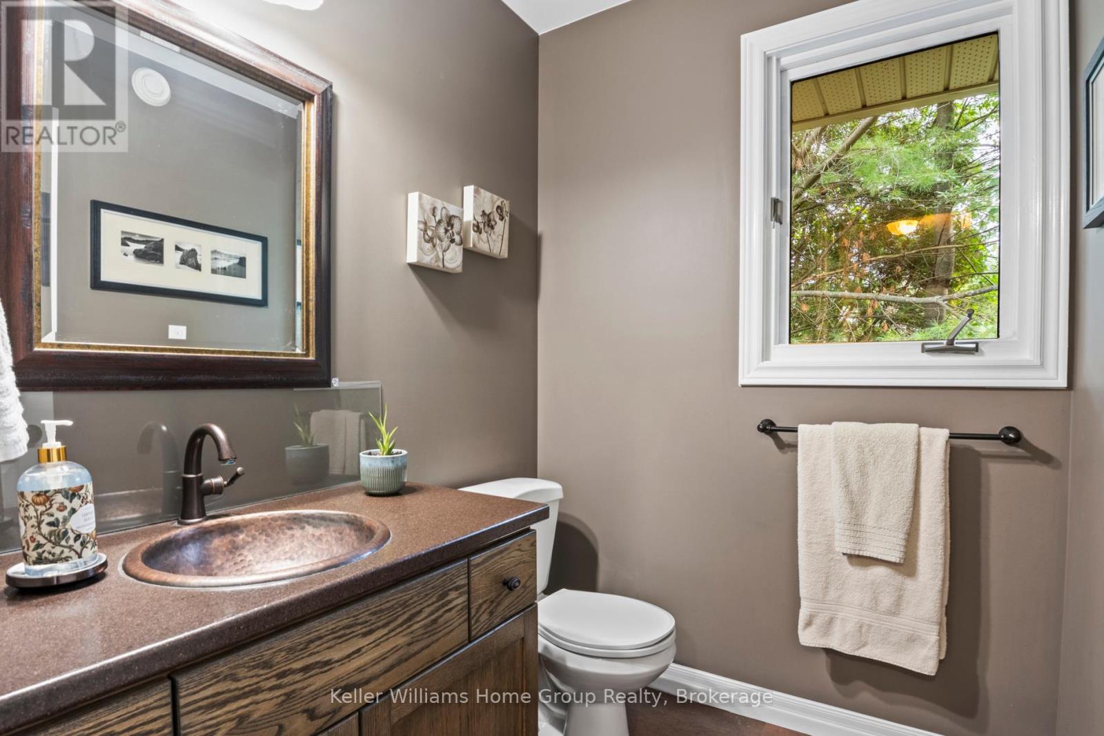 Photo 17 of 25 Riverview Drive, Centre Wellington ON