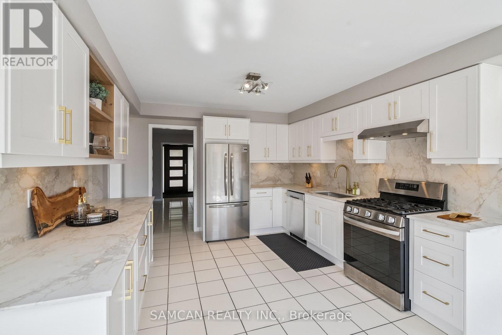 Photo 10 of 1462 Gibson Drive, Oakville ON