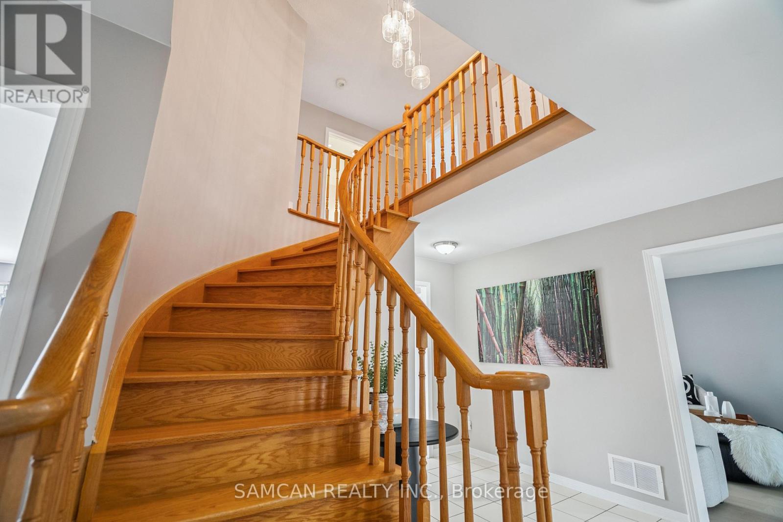 Photo 15 of 1462 Gibson Drive, Oakville ON