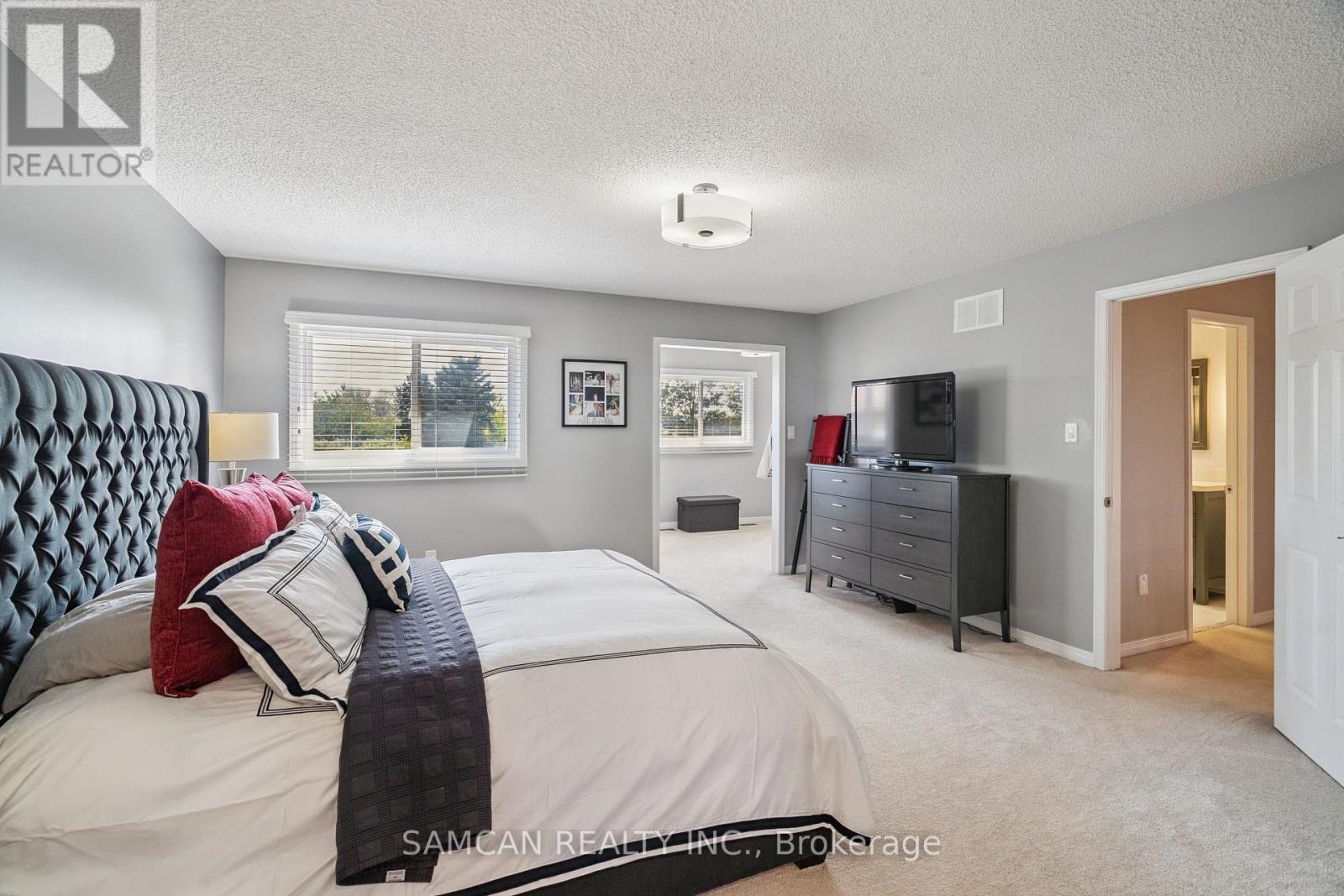 Photo 25 of 1462 Gibson Drive, Oakville ON