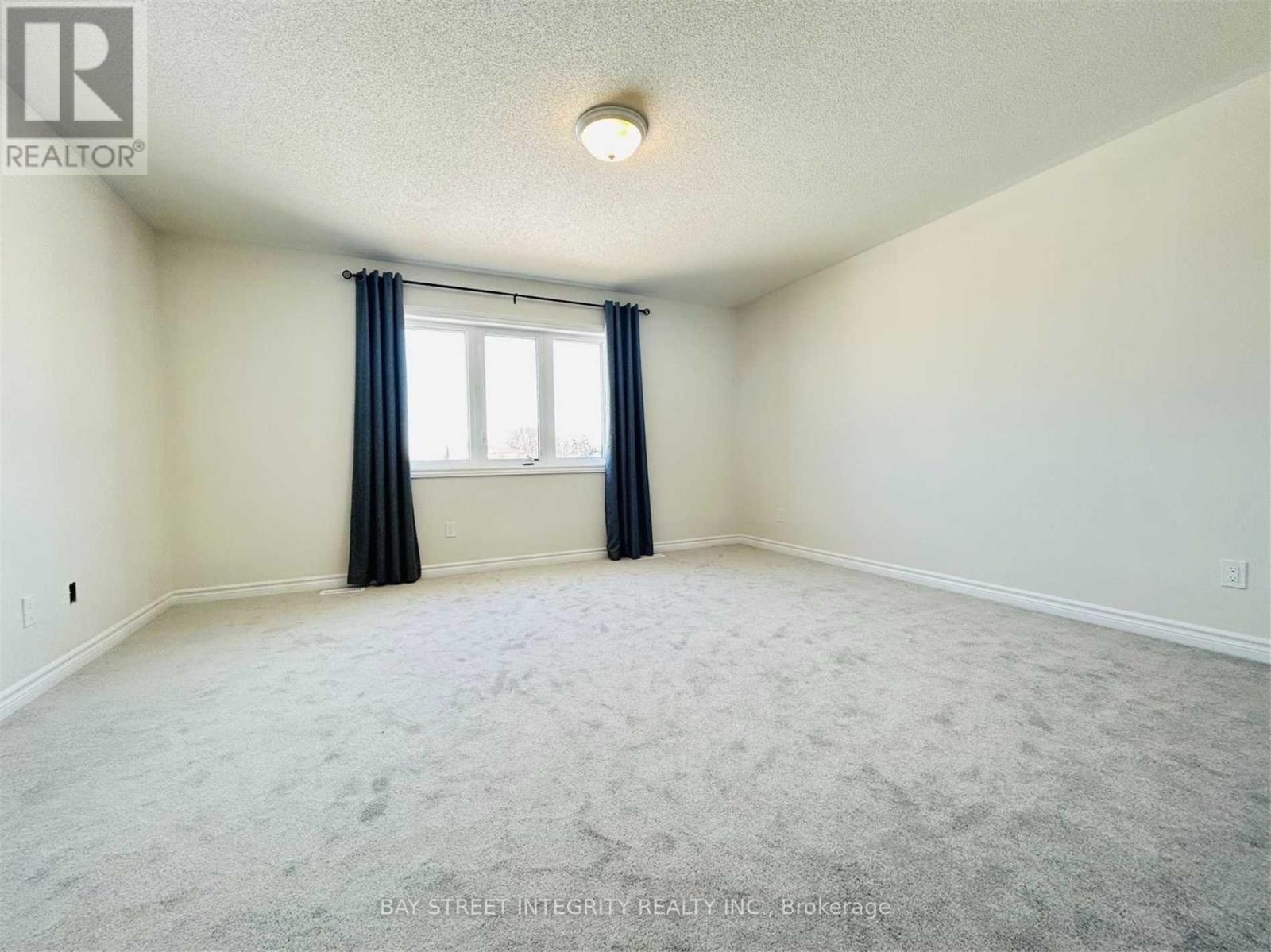 Photo 3 of 1843 Fosterbrook Street, Oshawa ON