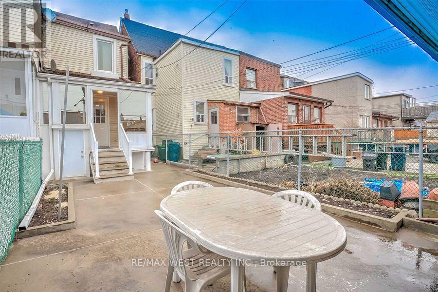 Photo 7 of 472 Symington Avenue, Toronto ON