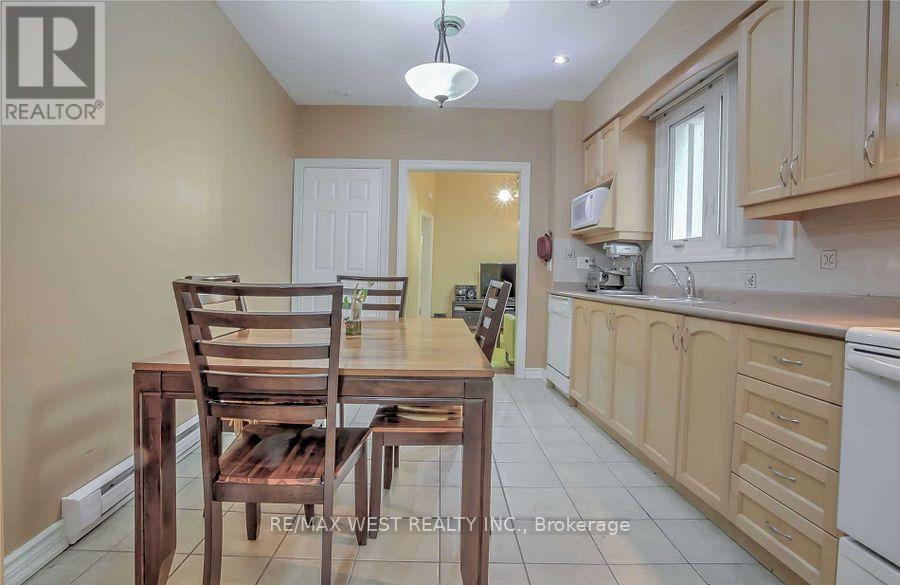 Photo 3 of 472 Symington Avenue, Toronto ON