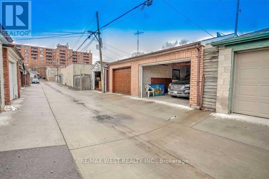 Photo 8 of 472 Symington Avenue, Toronto ON