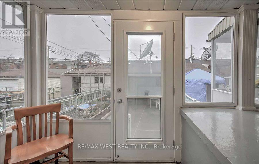 Photo 6 of 472 Symington Avenue, Toronto ON