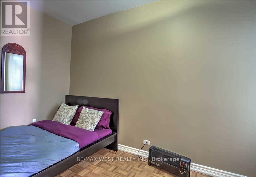 Photo 2 of 472 Symington Avenue, Toronto ON