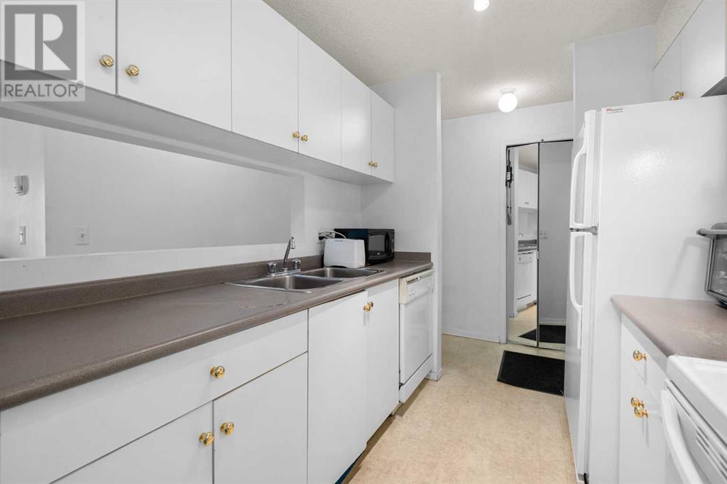 Single Family House for Sale in    Avenue SE Red Carpet Calgary 