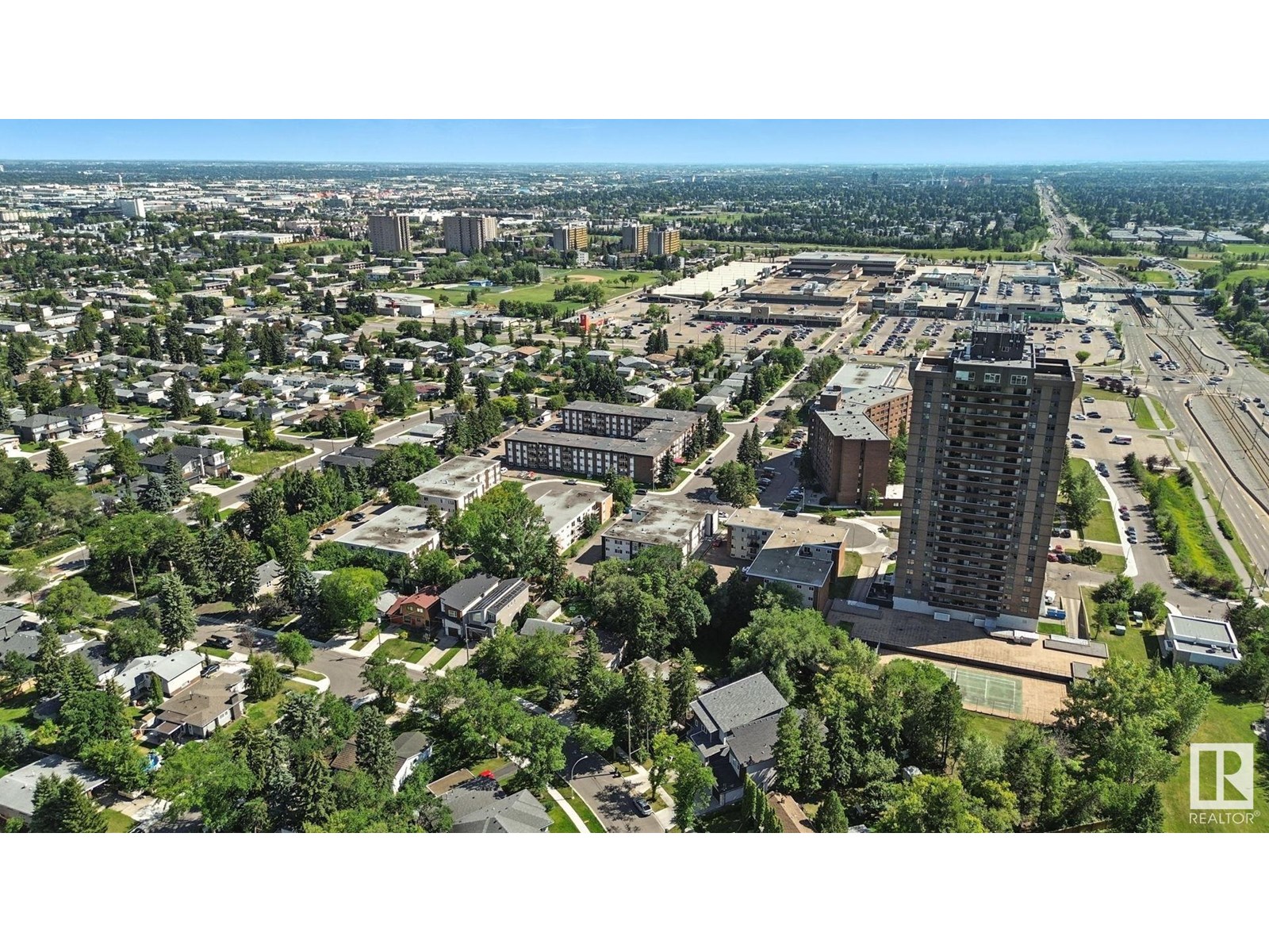 Photo 8 of 5406 110 St Nw, Edmonton AB