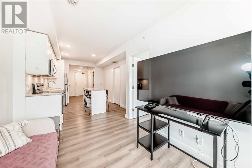Single Family House for Sale in    Street NE Crescent Heights Calgary 