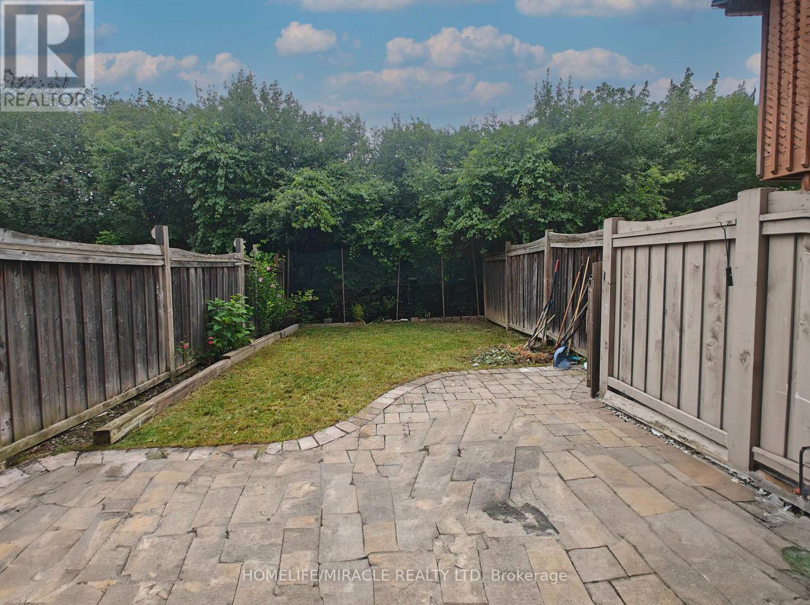 Photo 9 of 6 September Place, Brampton ON