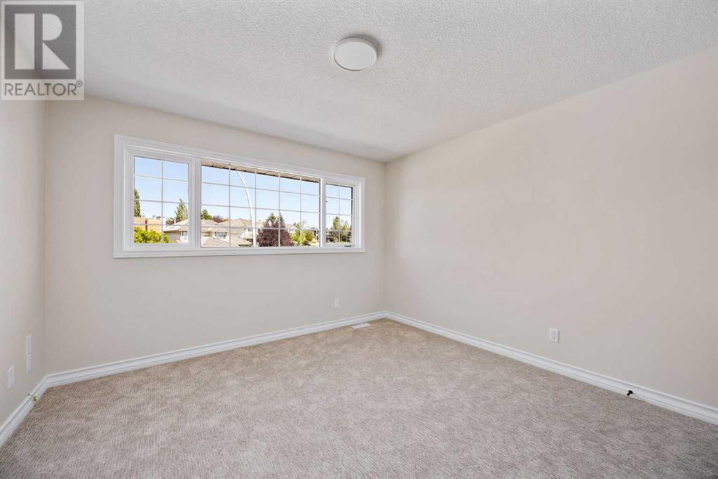 Single Family House for Sale in  Douglas Woods Manor SE Douglasdale/Glen Calgary 