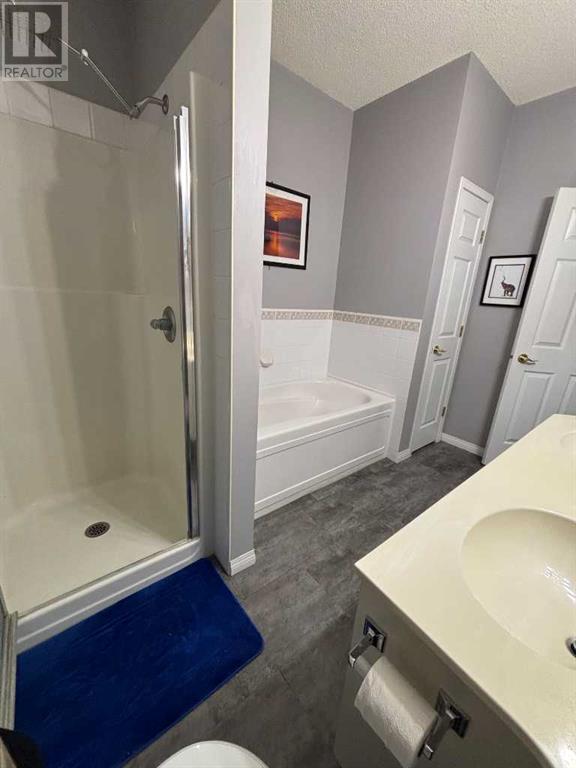 Single Family House for Sale in    Street SW Shawnee Slopes Calgary 