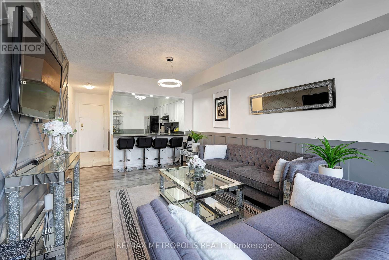 Photo 8 of 1011 410 Mclevin Avenue, Toronto ON