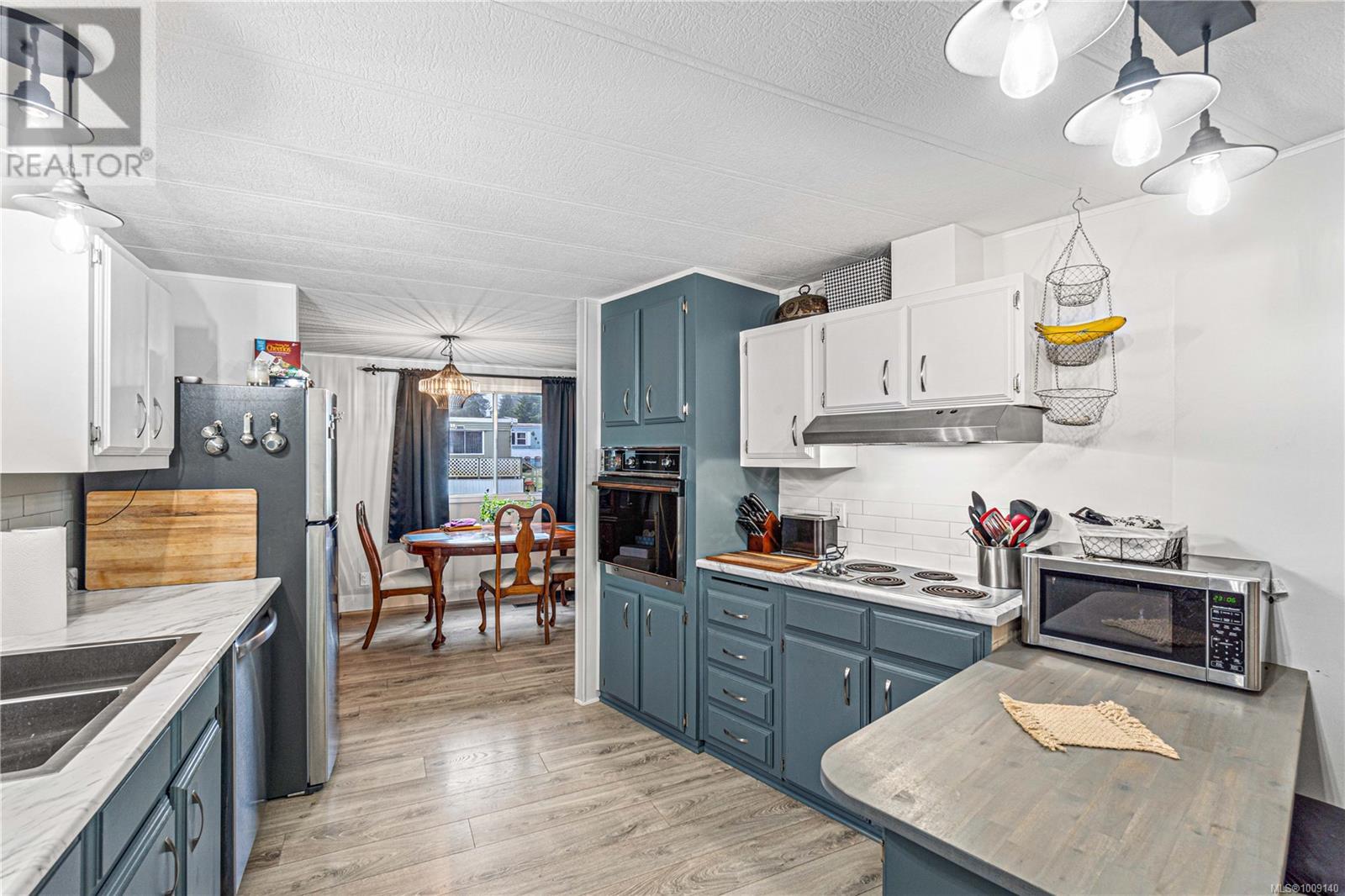 Photo 17 of 26 61 12 Th St, Nanaimo BC